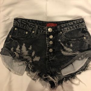 Signature 8 Denim shorts